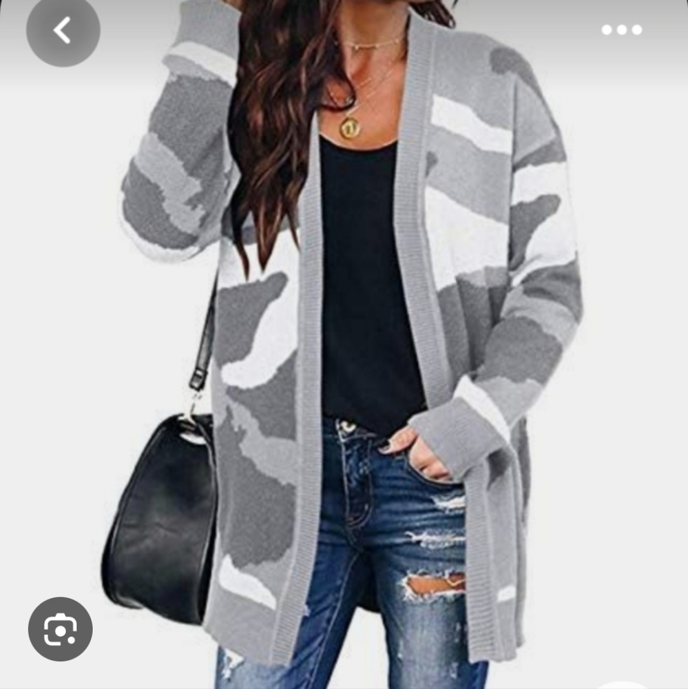 Zesica Gray and White Camouflage Cardigan MEDIUM